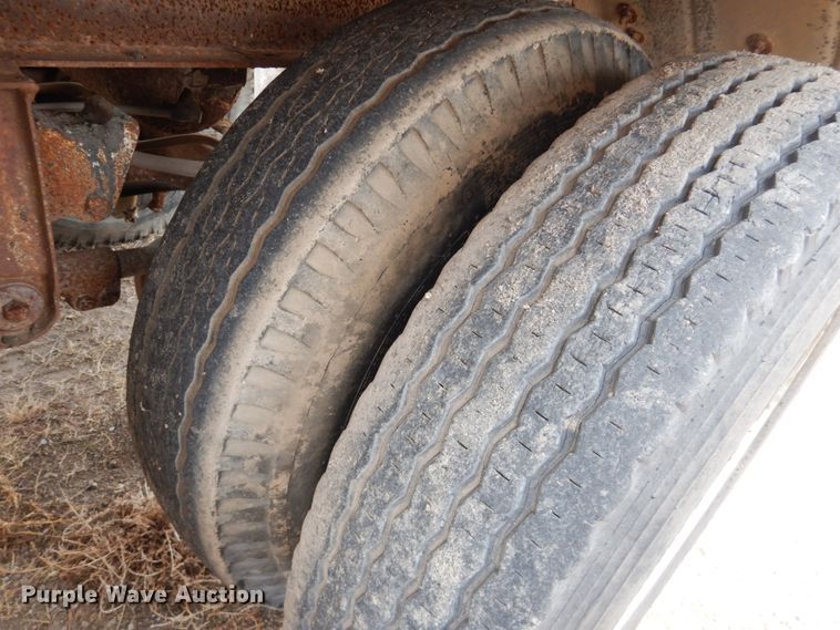 image for item DF7366 1979 Pullman Trailmobile T43I-12AF tank trailer