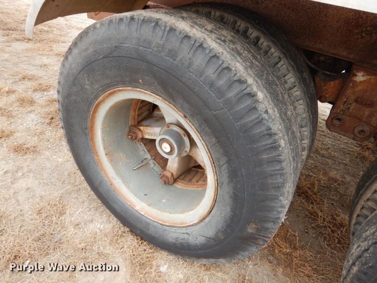 image for item DF7366 1979 Pullman Trailmobile T43I-12AF tank trailer