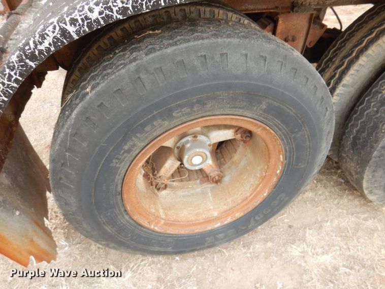 image for item DF7366 1979 Pullman Trailmobile T43I-12AF tank trailer