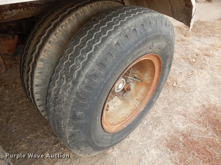 image for item DF7366 1979 Pullman Trailmobile T43I-12AF tank trailer