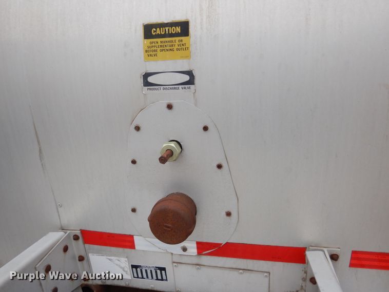 image for item DF7366 1979 Pullman Trailmobile T43I-12AF tank trailer