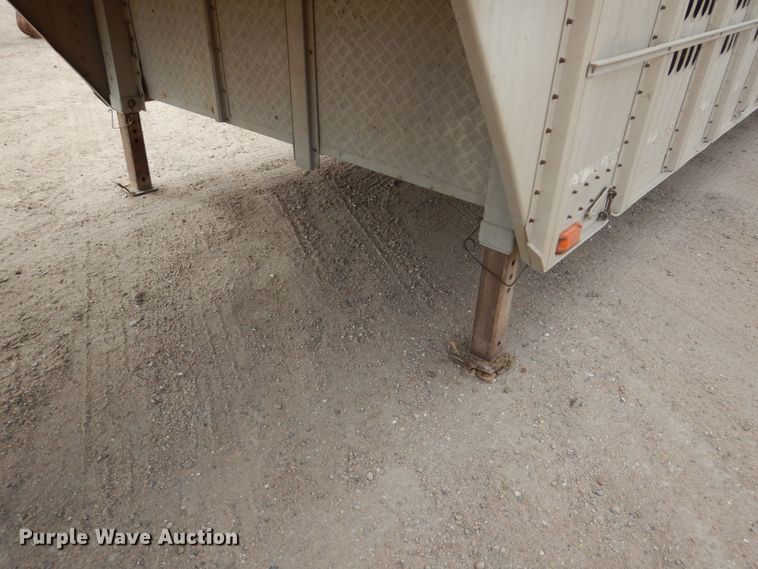 image for item DF7367 1991 Barrett Eagle Cattle Pot livestock trailer