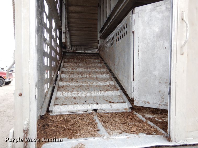 image for item DF7367 1991 Barrett Eagle Cattle Pot livestock trailer