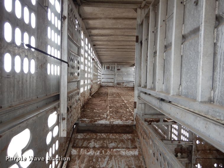 image for item DF7367 1991 Barrett Eagle Cattle Pot livestock trailer