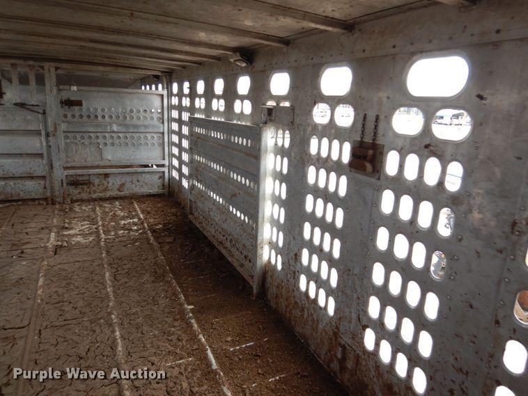 image for item DF7367 1991 Barrett Eagle Cattle Pot livestock trailer