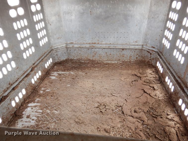 image for item DF7367 1991 Barrett Eagle Cattle Pot livestock trailer