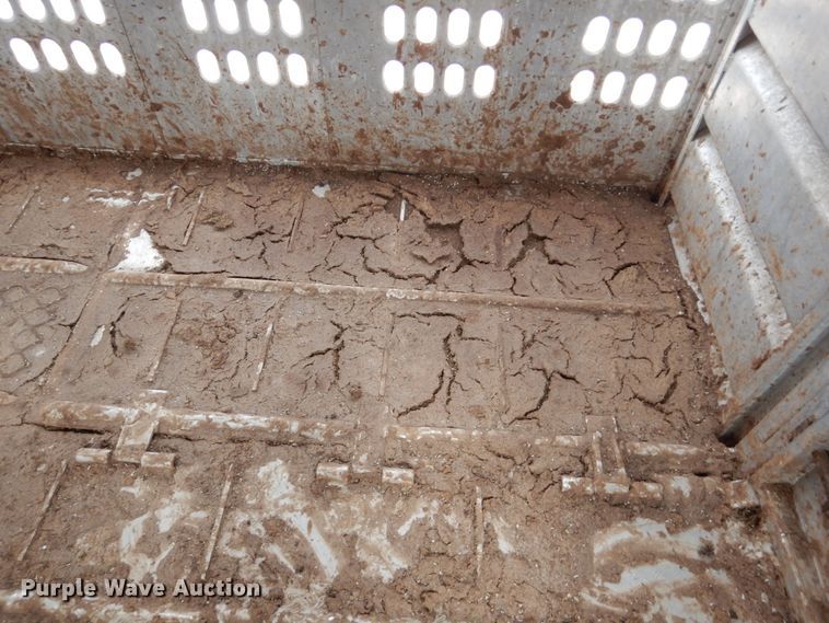 image for item DF7367 1991 Barrett Eagle Cattle Pot livestock trailer