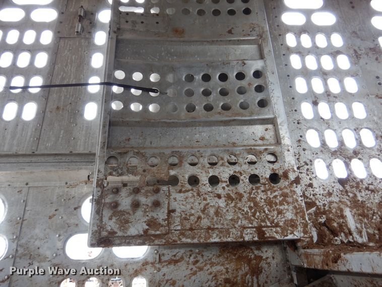 image for item DF7367 1991 Barrett Eagle Cattle Pot livestock trailer