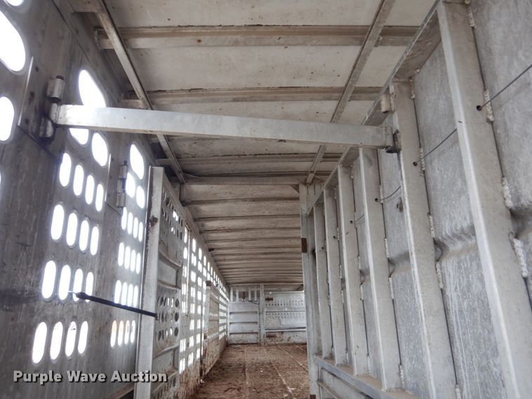 image for item DF7367 1991 Barrett Eagle Cattle Pot livestock trailer