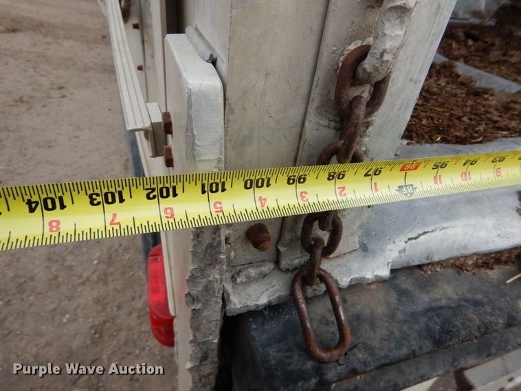 image for item DF7367 1991 Barrett Eagle Cattle Pot livestock trailer