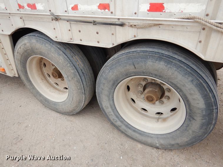 image for item DF7367 1991 Barrett Eagle Cattle Pot livestock trailer
