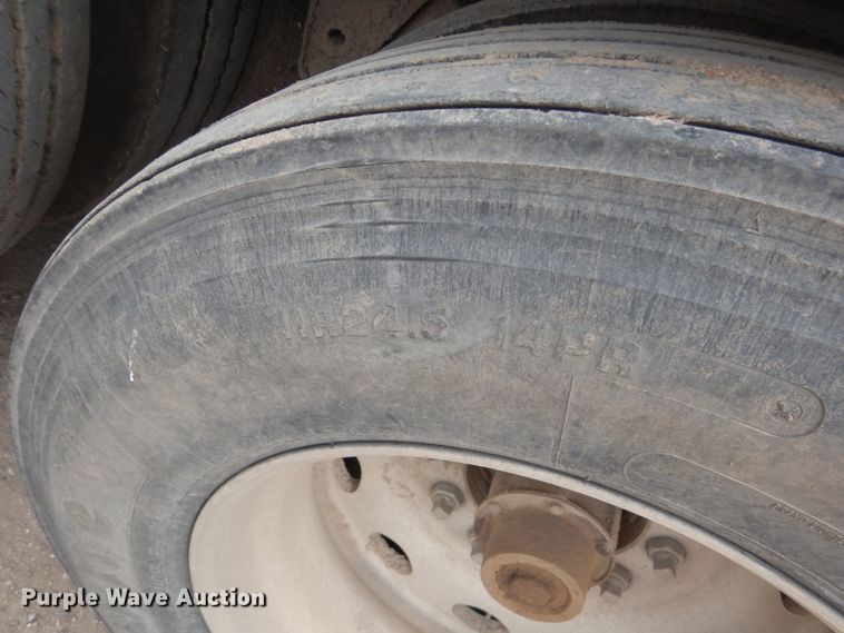 image for item DF7367 1991 Barrett Eagle Cattle Pot livestock trailer