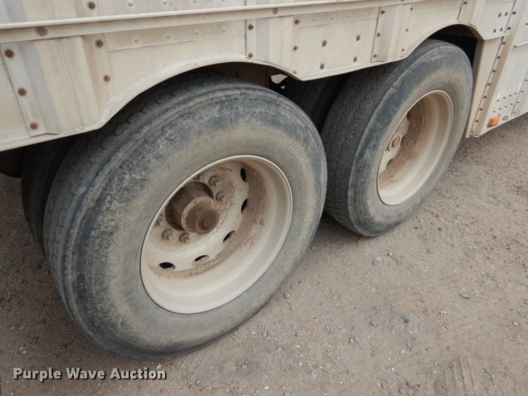 image for item DF7367 1991 Barrett Eagle Cattle Pot livestock trailer