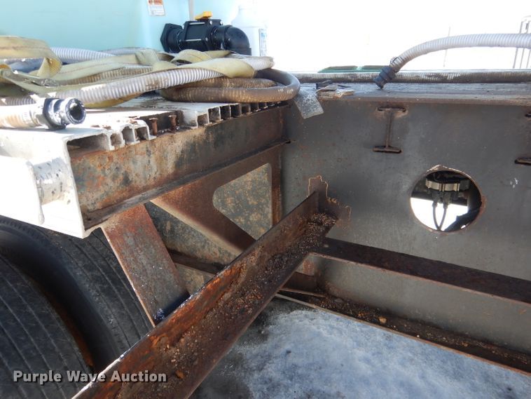 image for item DG5897 1999 Fontaine LFTW-6-8048WSAWM nurse tank trailer