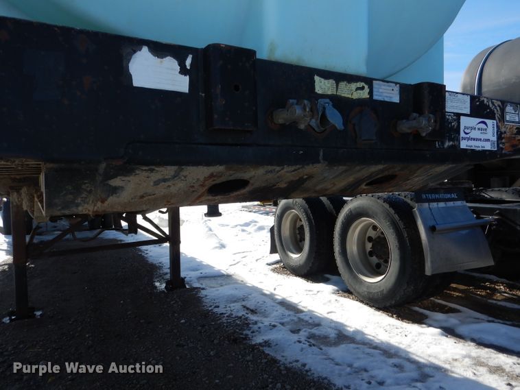 image for item DG5897 1999 Fontaine LFTW-6-8048WSAWM nurse tank trailer