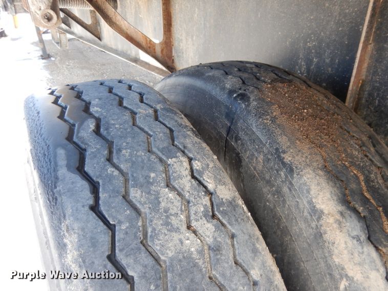 image for item DG5897 1999 Fontaine LFTW-6-8048WSAWM nurse tank trailer