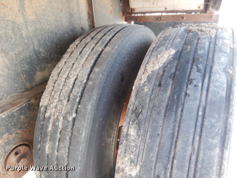 image for item DG5897 1999 Fontaine LFTW-6-8048WSAWM nurse tank trailer