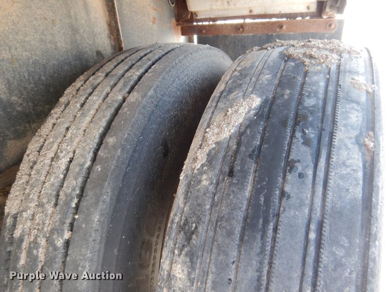 image for item DG5897 1999 Fontaine LFTW-6-8048WSAWM nurse tank trailer