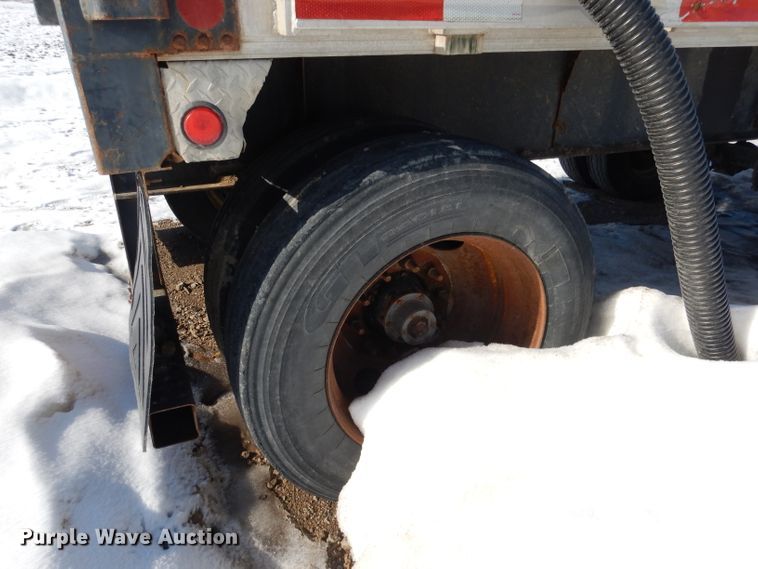 image for item DG5897 1999 Fontaine LFTW-6-8048WSAWM nurse tank trailer