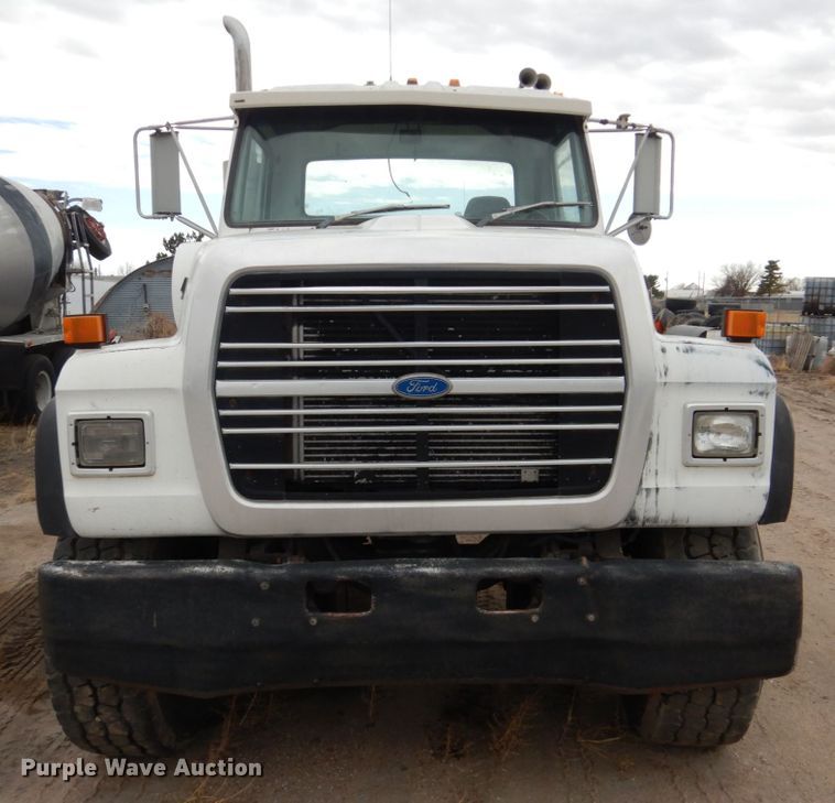 image for item DH4797 1994 Ford L8000 truck cab and chassis