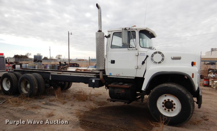 image for item DH4797 1994 Ford L8000 truck cab and chassis