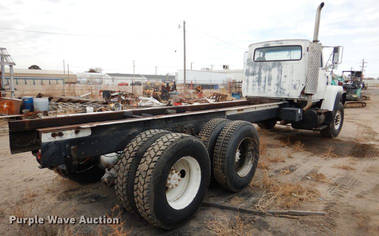 image for item DH4797 1994 Ford L8000 truck cab and chassis