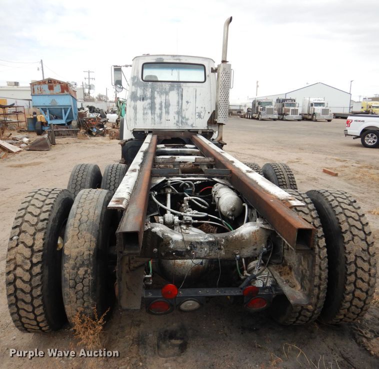image for item DH4797 1994 Ford L8000 truck cab and chassis