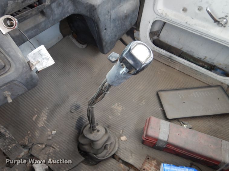 image for item DH4797 1994 Ford L8000 truck cab and chassis