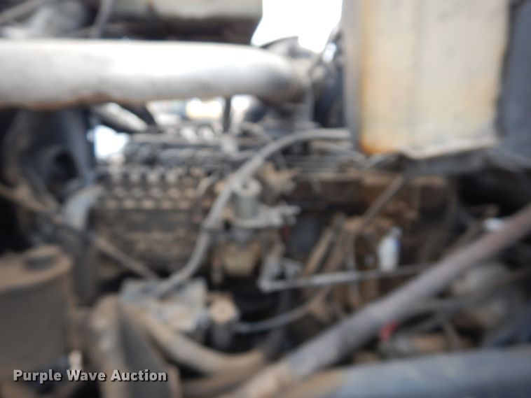 image for item DH4797 1994 Ford L8000 truck cab and chassis