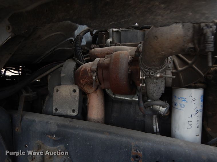 image for item DH4797 1994 Ford L8000 truck cab and chassis