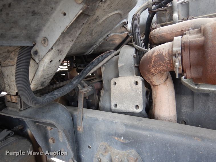 image for item DH4797 1994 Ford L8000 truck cab and chassis