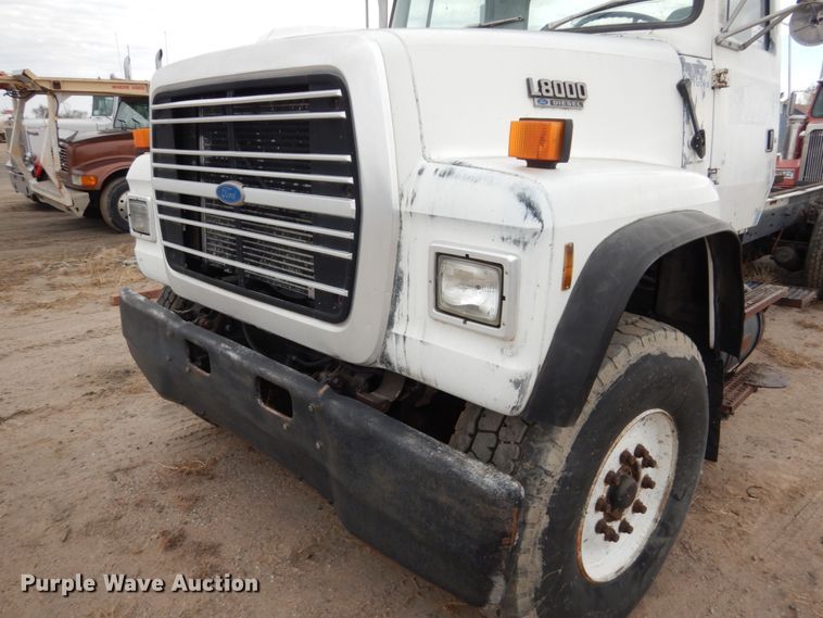 image for item DH4797 1994 Ford L8000 truck cab and chassis
