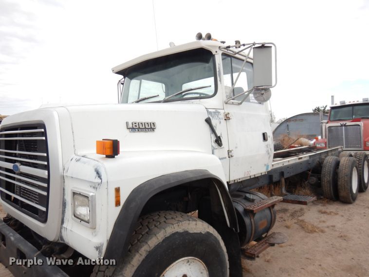 image for item DH4797 1994 Ford L8000 truck cab and chassis