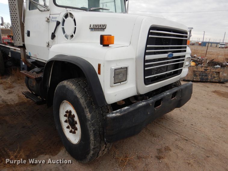 image for item DH4797 1994 Ford L8000 truck cab and chassis