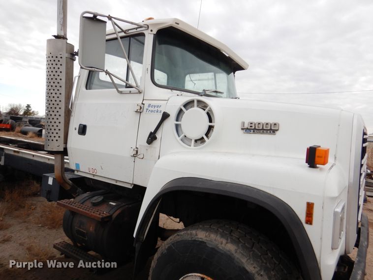 image for item DH4797 1994 Ford L8000 truck cab and chassis