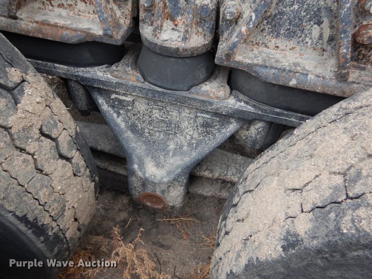 image for item DH4797 1994 Ford L8000 truck cab and chassis