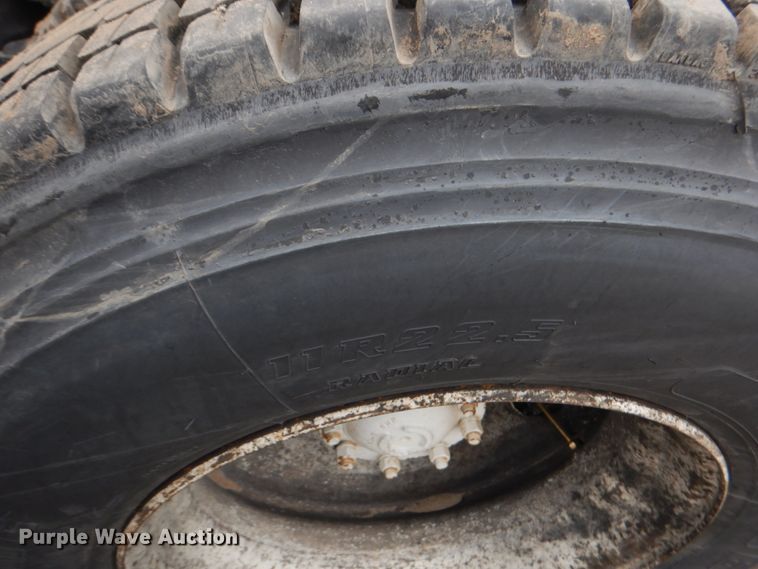 image for item DH4797 1994 Ford L8000 truck cab and chassis