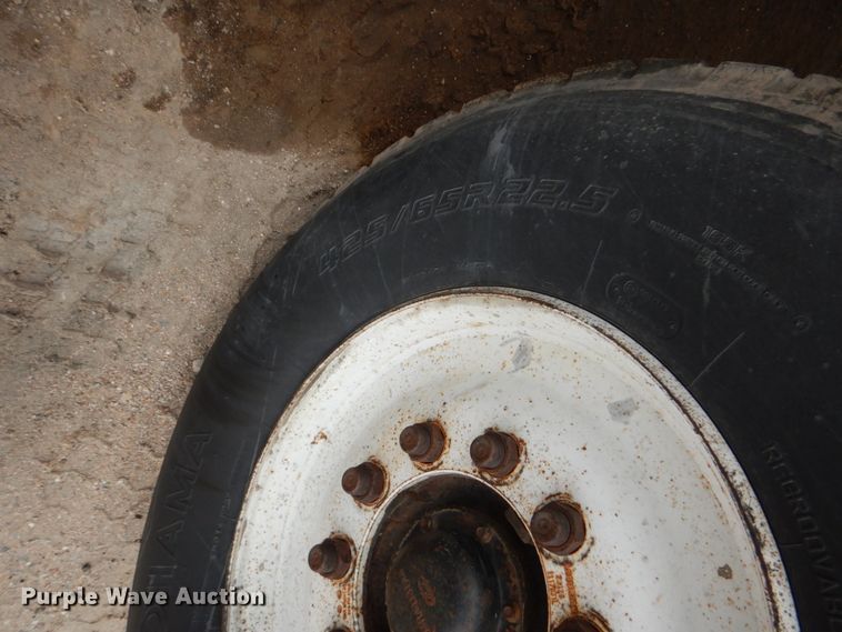 image for item DH4797 1994 Ford L8000 truck cab and chassis