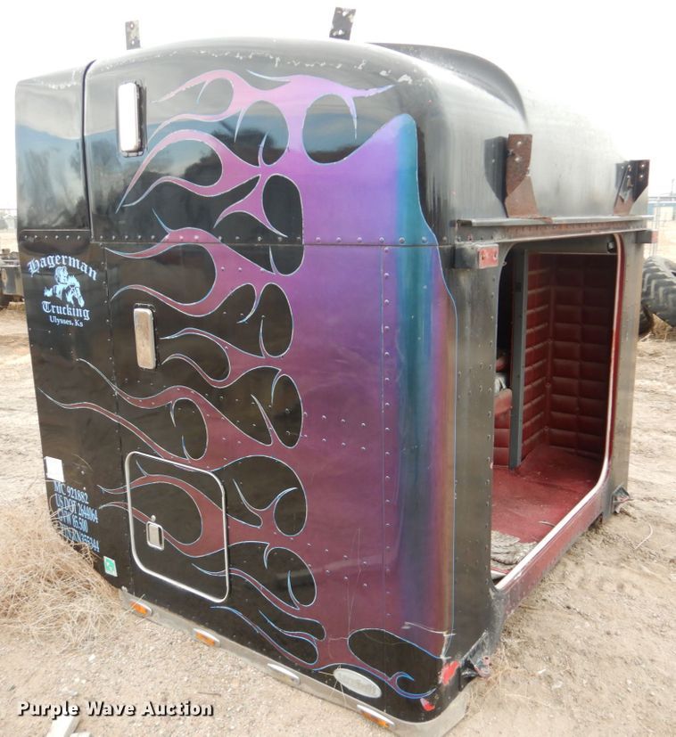 image for item DH4798 Peterbilt Unibilt sleeper