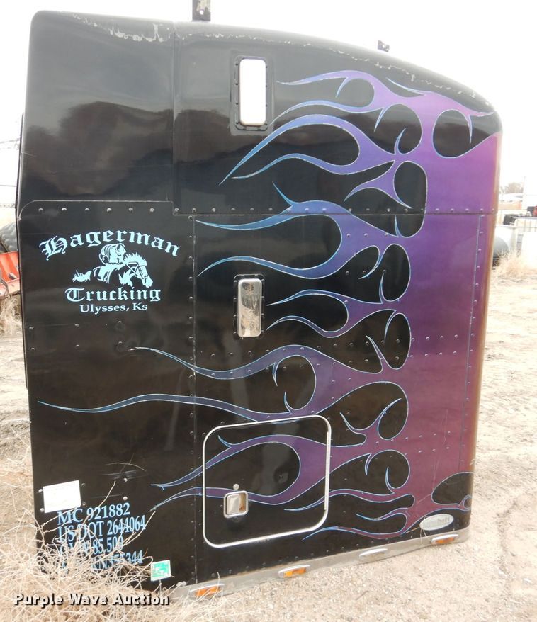 image for item DH4798 Peterbilt Unibilt sleeper