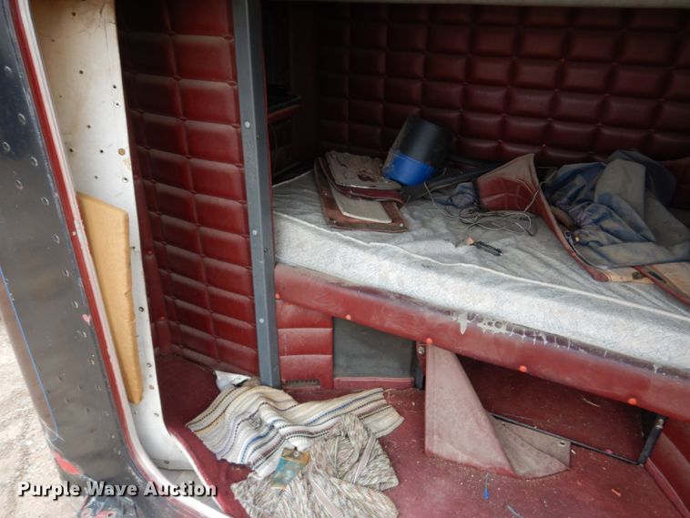 image for item DH4798 Peterbilt Unibilt sleeper