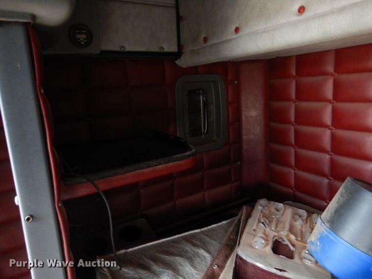 image for item DH4798 Peterbilt Unibilt sleeper