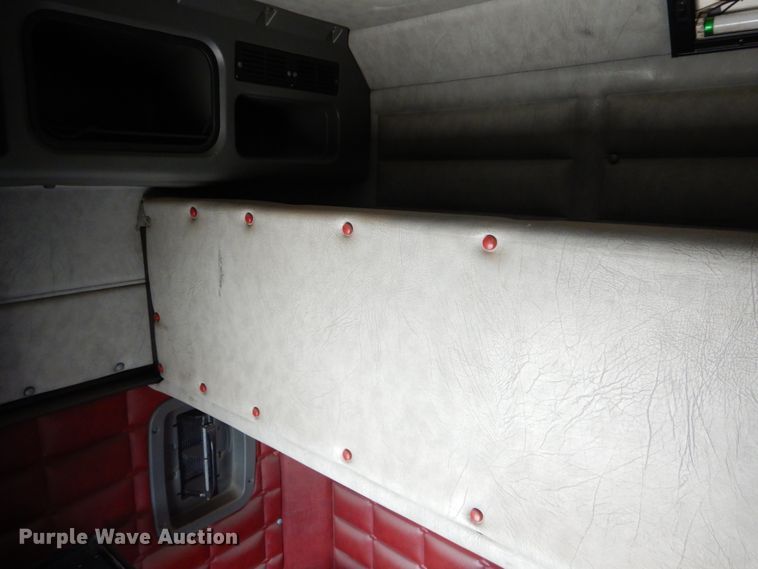 image for item DH4798 Peterbilt Unibilt sleeper