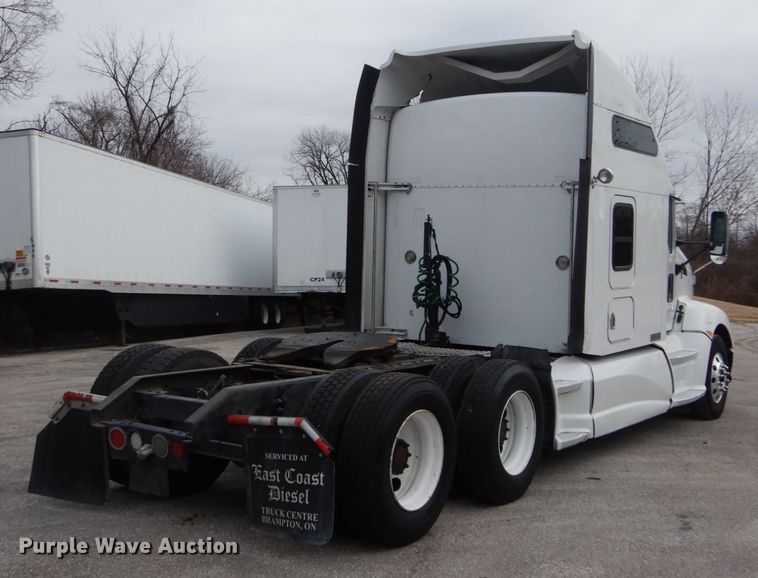 image for item DH5065 2011 Kenworth T660 semi truck