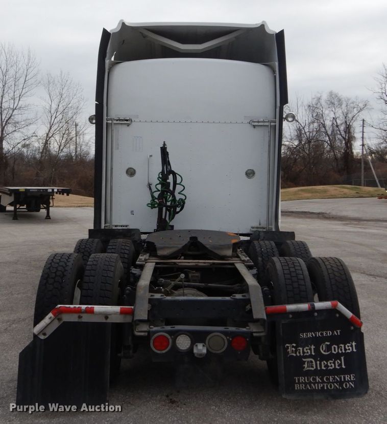 image for item DH5065 2011 Kenworth T660 semi truck