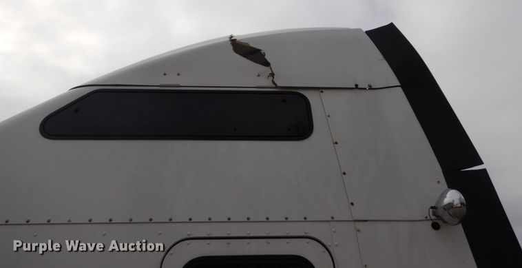 image for item DH5065 2011 Kenworth T660 semi truck