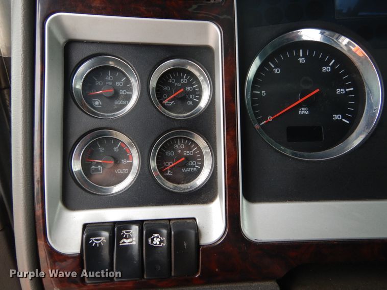 image for item DH5065 2011 Kenworth T660 semi truck