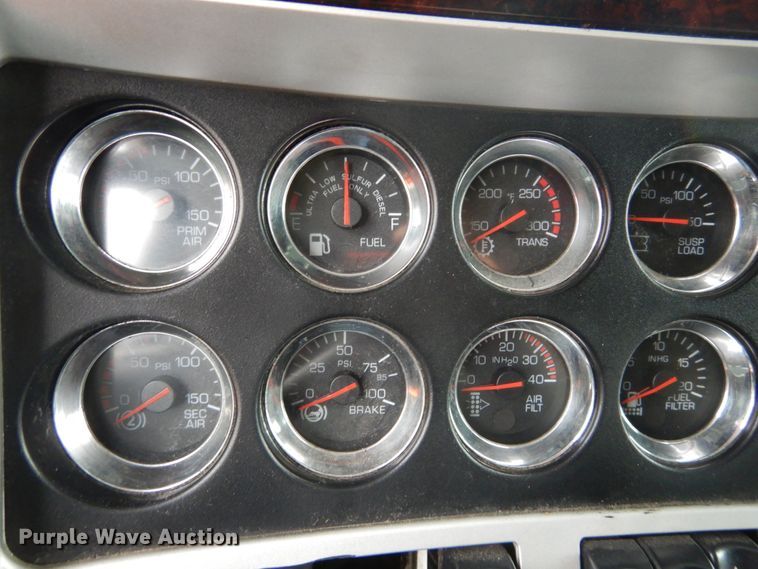 image for item DH5065 2011 Kenworth T660 semi truck