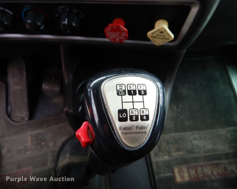 image for item DH5065 2011 Kenworth T660 semi truck