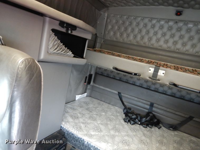 image for item DH5065 2011 Kenworth T660 semi truck